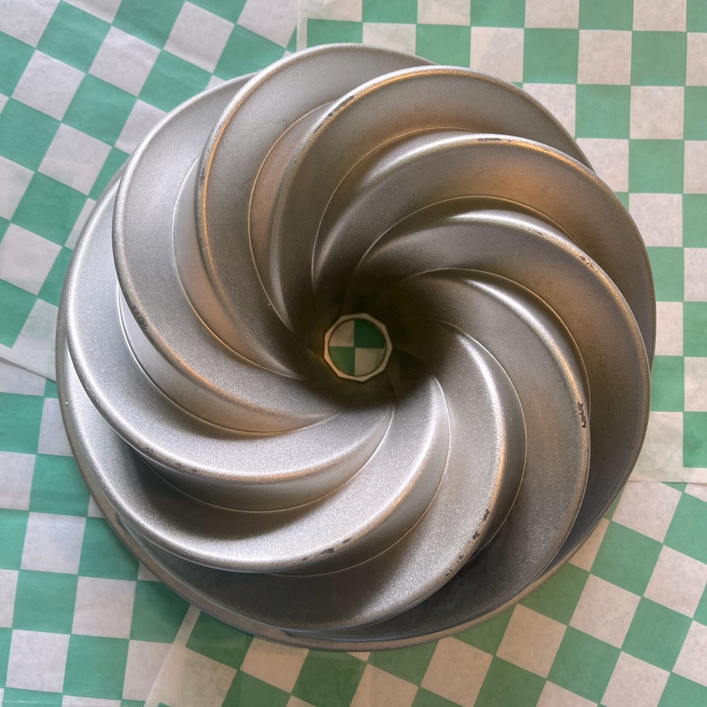 Nordic Ware Heritage Bundt Pan
